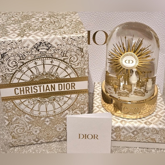 🎄✨ Christian Dior 2024 Holiday Snow Globe – NEW IN BOX ✨🎄 - Picture 2 of 11